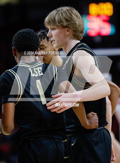 Thumbnail 3 in Lincoln Southeast vs. Omaha Westside (NSAA Class A Quarterfinal) photogallery.