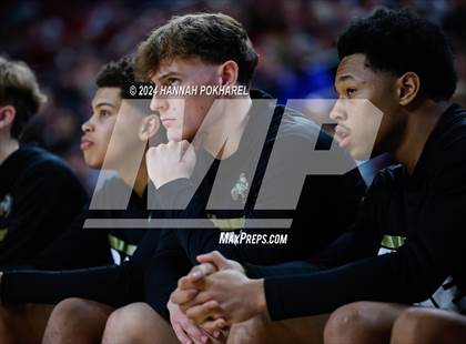 Thumbnail 2 in Lincoln Southeast vs. Omaha Westside (NSAA Class A Quarterfinal) photogallery.