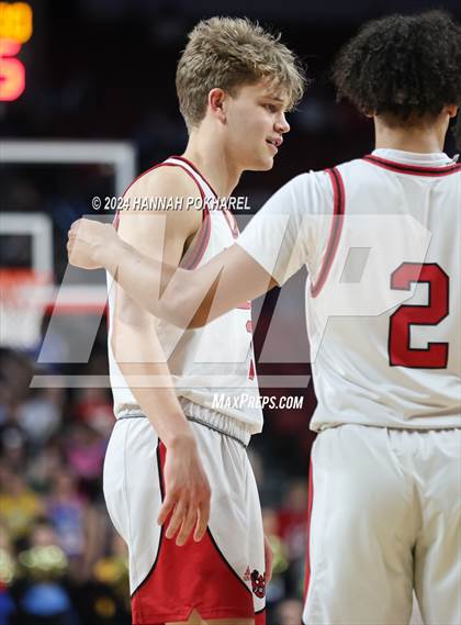 Thumbnail 1 in Lincoln Southeast vs. Omaha Westside (NSAA Class A Quarterfinal) photogallery.