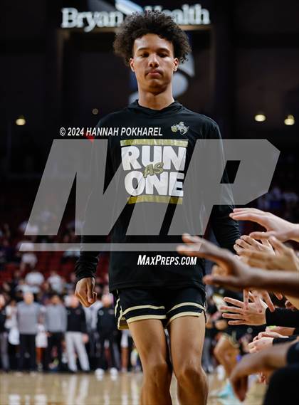 Thumbnail 2 in Lincoln Southeast vs. Omaha Westside (NSAA Class A Quarterfinal) photogallery.