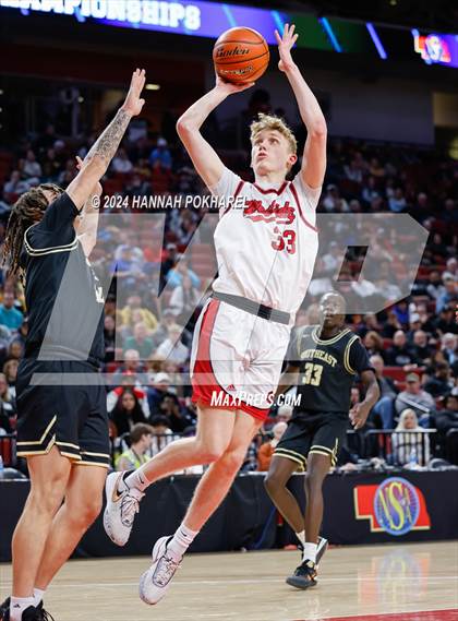 Thumbnail 3 in Lincoln Southeast vs. Omaha Westside (NSAA Class A Quarterfinal) photogallery.
