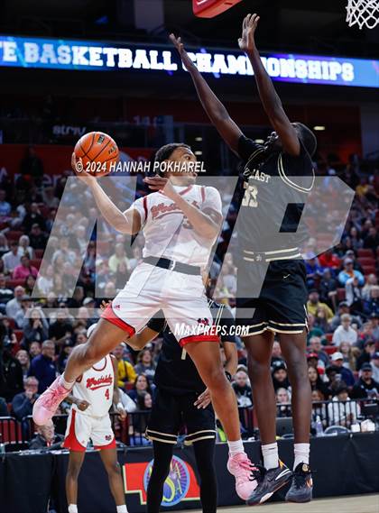 Thumbnail 2 in Lincoln Southeast vs. Omaha Westside (NSAA Class A Quarterfinal) photogallery.
