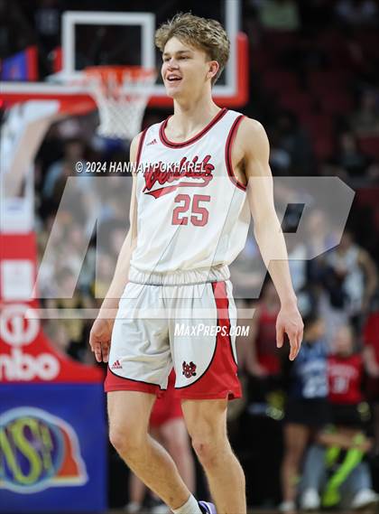Thumbnail 1 in Lincoln Southeast vs. Omaha Westside (NSAA Class A Quarterfinal) photogallery.