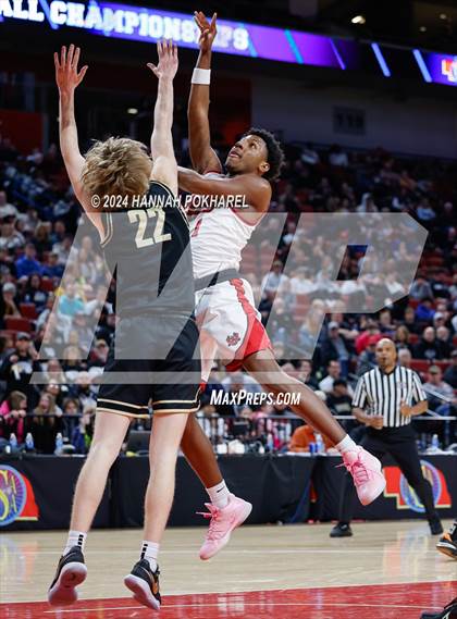 Thumbnail 1 in Lincoln Southeast vs. Omaha Westside (NSAA Class A Quarterfinal) photogallery.