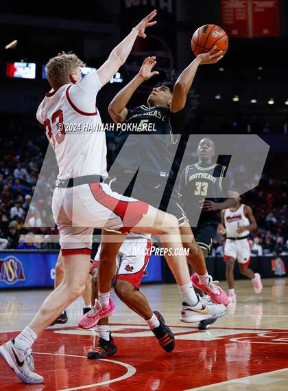 Thumbnail 2 in Lincoln Southeast vs. Omaha Westside (NSAA Class A Quarterfinal) photogallery.
