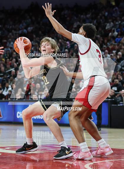 Thumbnail 1 in Lincoln Southeast vs. Omaha Westside (NSAA Class A Quarterfinal) photogallery.