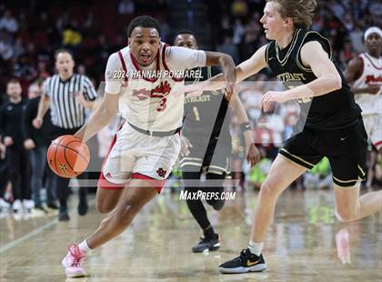 Thumbnail 3 in Lincoln Southeast vs. Omaha Westside (NSAA Class A Quarterfinal) photogallery.