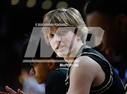 Thumbnail 1 in Lincoln Southeast vs. Omaha Westside (NSAA Class A Quarterfinal) photogallery.