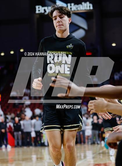 Thumbnail 1 in Lincoln Southeast vs. Omaha Westside (NSAA Class A Quarterfinal) photogallery.