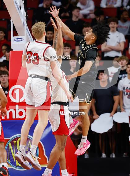 Thumbnail 3 in Lincoln Southeast vs. Omaha Westside (NSAA Class A Quarterfinal) photogallery.
