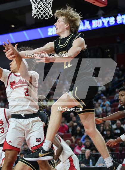 Thumbnail 1 in Lincoln Southeast vs. Omaha Westside (NSAA Class A Quarterfinal) photogallery.