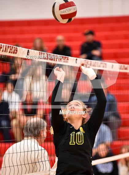 Thumbnail 3 in Monterey @ Burlingame (CIF CCS D3 Quarterfinal) photogallery.