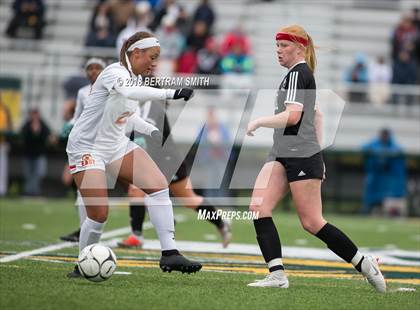 Thumbnail 3 in Niagara-Wheatfield vs Williamsville East (Section 6 Class A1 Final) photogallery.