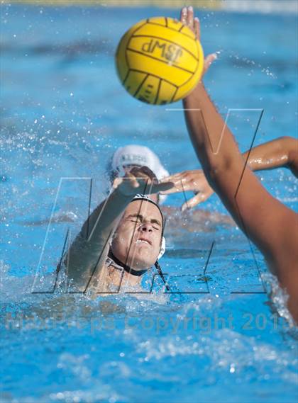 Thumbnail 2 in JSerra Catholic vs. Aliso Niguel photogallery.