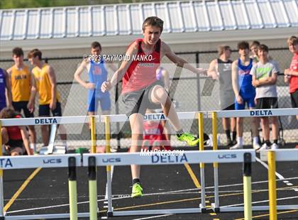 Thumbnail 1 in IHSAA Sectional 17 (110 Meter Hurdles) photogallery.