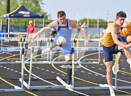 Thumbnail 3 in IHSAA Sectional 17 (110 Meter Hurdles) photogallery.