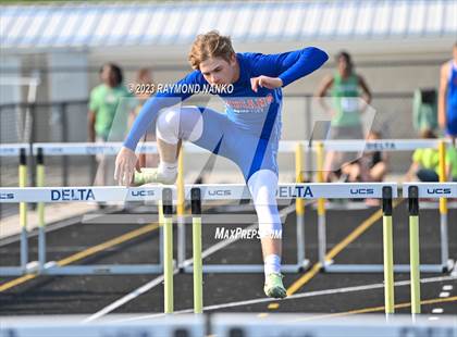 Thumbnail 1 in IHSAA Sectional 17 (110 Meter Hurdles) photogallery.