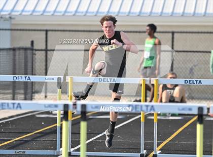Thumbnail 3 in IHSAA Sectional 17 (110 Meter Hurdles) photogallery.
