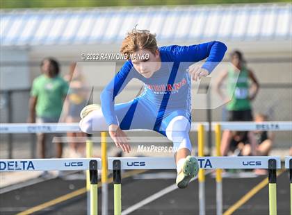 Thumbnail 3 in IHSAA Sectional 17 (110 Meter Hurdles) photogallery.
