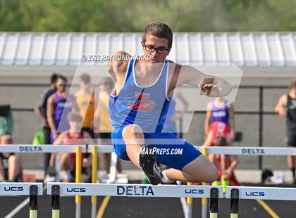 Thumbnail 3 in IHSAA Sectional 17 (110 Meter Hurdles) photogallery.
