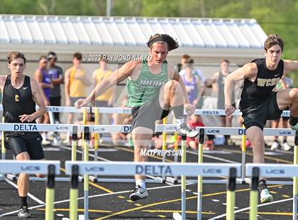 Thumbnail 3 in IHSAA Sectional 17 (110 Meter Hurdles) photogallery.