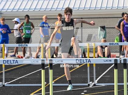 Thumbnail 3 in IHSAA Sectional 17 (110 Meter Hurdles) photogallery.