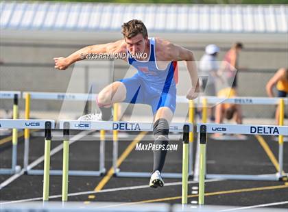Thumbnail 2 in IHSAA Sectional 17 (110 Meter Hurdles) photogallery.