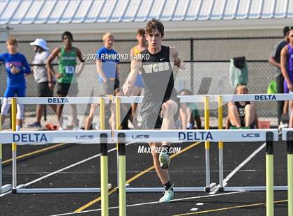 Thumbnail 1 in IHSAA Sectional 17 (110 Meter Hurdles) photogallery.