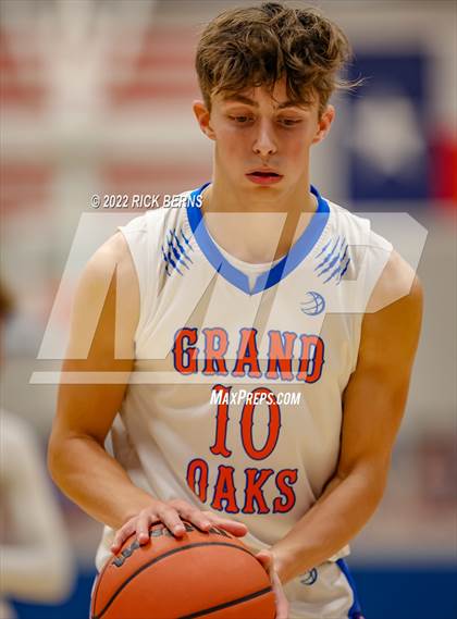 Thumbnail 3 in Grand Oaks vs College Park photogallery.
