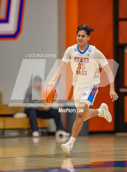 Thumbnail 1 in Grand Oaks vs College Park photogallery.