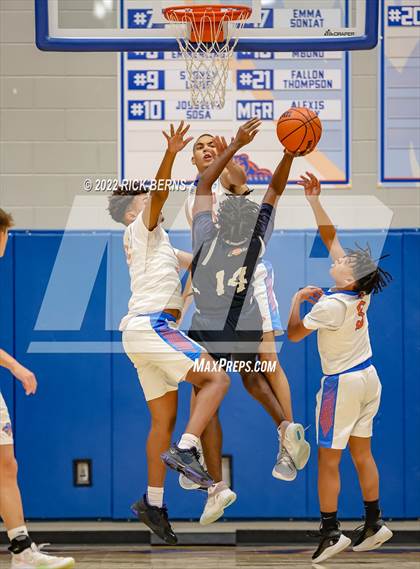 Thumbnail 1 in Grand Oaks vs College Park photogallery.