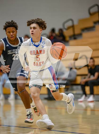 Thumbnail 1 in Grand Oaks vs College Park photogallery.