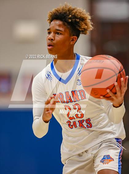 Thumbnail 1 in Grand Oaks vs College Park photogallery.