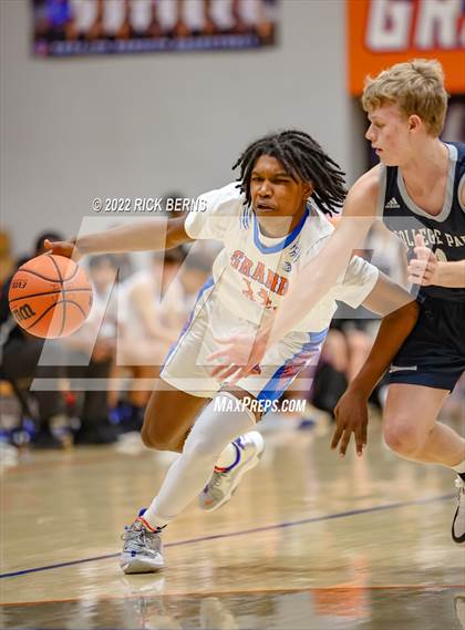Thumbnail 1 in Grand Oaks vs College Park photogallery.