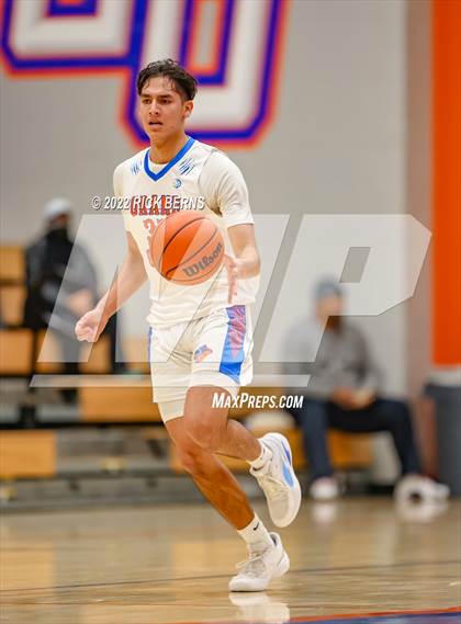 Thumbnail 2 in Grand Oaks vs College Park photogallery.