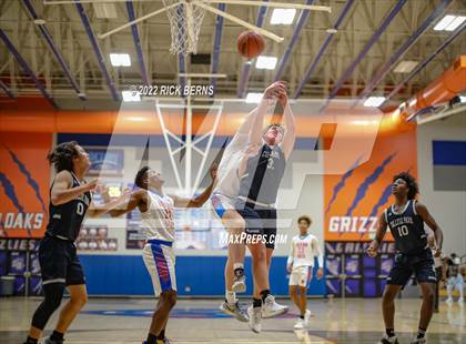 Thumbnail 2 in Grand Oaks vs College Park photogallery.