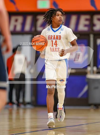 Thumbnail 2 in Grand Oaks vs College Park photogallery.