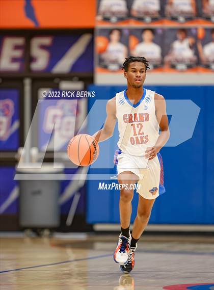 Thumbnail 1 in Grand Oaks vs College Park photogallery.