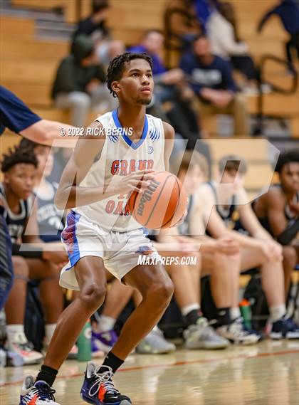 Thumbnail 2 in Grand Oaks vs College Park photogallery.