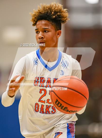 Thumbnail 2 in Grand Oaks vs College Park photogallery.