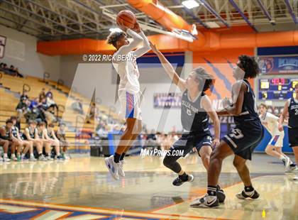 Thumbnail 1 in Grand Oaks vs College Park photogallery.