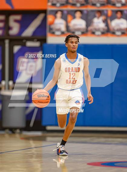 Thumbnail 3 in Grand Oaks vs College Park photogallery.