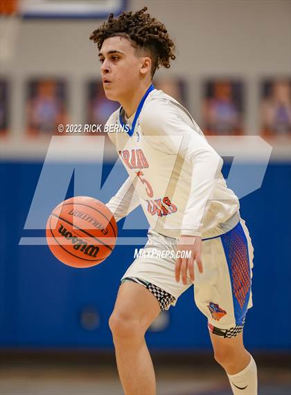 Thumbnail 3 in Grand Oaks vs College Park photogallery.