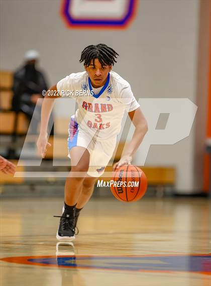 Thumbnail 2 in Grand Oaks vs College Park photogallery.