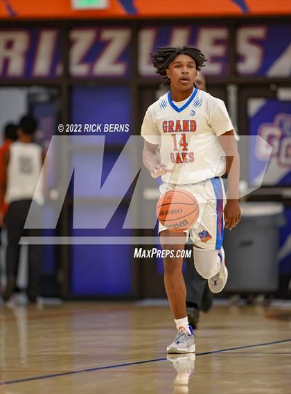 Thumbnail 1 in Grand Oaks vs College Park photogallery.