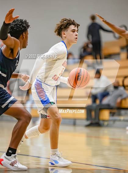 Thumbnail 2 in Grand Oaks vs College Park photogallery.