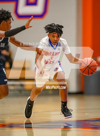 Thumbnail 3 in Grand Oaks vs College Park photogallery.