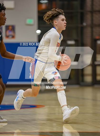 Thumbnail 3 in Grand Oaks vs College Park photogallery.