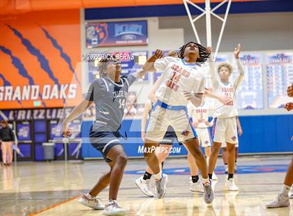 Thumbnail 3 in Grand Oaks vs College Park photogallery.