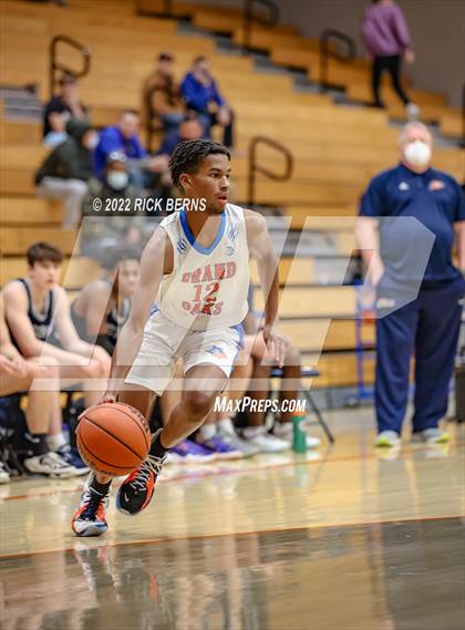 Thumbnail 3 in Grand Oaks vs College Park photogallery.